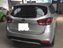 Kia Rondo GAT 2017 - Cần bán gấp Kia Rondo GAT đời 2017, màu bạc số tự động