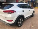 Hyundai Tucson   2018 - Bán ô tô Hyundai Tucson năm sản xuất 2018, màu trắng, giá chỉ 885 triệu xe còn mới nguyên