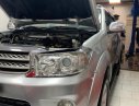 Toyota Fortuner 2011 - Cần bán Toyota Fortuner 2.5G đời 2011, màu bạc xe còn mới nguyên