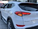 Hyundai Tucson 2018 - Cần bán lại xe Hyundai Tucson đời 2018, màu trắng xe còn mới lắm