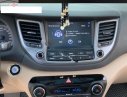 Hyundai Tucson 2018 - Cần bán lại xe Hyundai Tucson đời 2018, màu trắng xe còn mới lắm