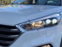 Hyundai Tucson 2018 - Cần bán lại xe Hyundai Tucson đời 2018, màu trắng xe còn mới lắm