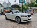 BMW 3 Series 320i 2011 - Cần bán lại xe BMW 3 Series 320i đời 2011, màu trắng, xe nhập số tự động, giá tốt