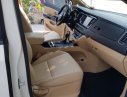 Kia Sedona 2017 - Cần bán gấp xe cũ Kia Sedona năm 2017, màu trắng
