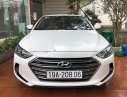 Hyundai Elantra 1.6 MT 2018 - Bán Hyundai Elantra 1.6 MT năm 2018, màu trắng còn mới giá cạnh tranh