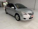 Toyota Vios E 2010 - Cần bán gấp Toyota Vios E năm 2010, màu bạc số sàn