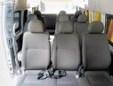 Toyota Hiace 2017 - Cần bán gấp Toyota Hiace 2017, màu bạc, xe nhập, giá 625tr