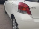 Toyota Yaris 2011 - Cần bán gấp Toyota Yaris 1.3 AT đời 2011, màu trắng, xe nhập, 398 triệu