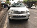 Toyota Fortuner 2.7V 4x4 MT 2011 - Cần bán Toyota Fortuner 2.7V 4x4 MT sản xuất năm 2011, màu bạc  