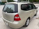 Nissan Grand livina 2011 - Cần bán lại xe Nissan Grand livina năm 2011, màu vàng như mới, 330tr