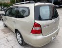 Nissan Grand livina 2011 - Cần bán lại xe Nissan Grand livina năm 2011, màu vàng như mới, 330tr