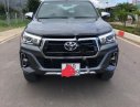 Toyota Hilux 2019 - Cần bán lại xe Toyota Hilux 2.8 AT đời 2019, màu xám, xe nhập số tự động, giá 825tr
