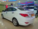 Hyundai Accent 2015 - Cần bán gấp Hyundai Accent năm sản xuất 2015, màu trắng, xe nhập số tự động, giá 430tr