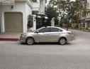 Toyota Vios E 2016 - Cần bán lại xe Toyota Vios E đời 2016, màu vàng chính chủ