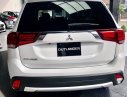 Mitsubishi Outlander 2019 - Giảm giá sốc cuối năm chiếc xe Mitsubishi Outlander 2.0 CVT, sản xuất 2019, màu trắng, giá cạnh tranh