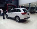 Mitsubishi Outlander 2019 - Giảm giá sốc cuối năm chiếc xe Mitsubishi Outlander 2.0 CVT, sản xuất 2019, màu trắng, giá cạnh tranh