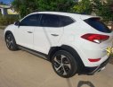 Hyundai Tucson 2017 - Cần bán gấp Hyundai Tucson đời 2017, màu trắng