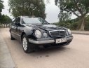 Mercedes-Benz E class 2001 - Cần bán gấp Mercedes sản xuất 2001, màu đen, giá tốt