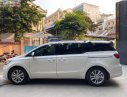 Kia Sedona 2018 - Bán Kia Sedona sản xuất năm 2018, màu trắng số tự động