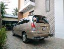 Toyota Innova 2010 - Bán ô tô Toyota Innova sản xuất năm 2010, màu vàng xe gia đình