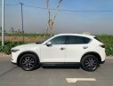 Mazda CX 5 2018 - Cần bán gấp Mazda CX 5 năm sản xuất 2018, màu trắng xe gia đình