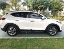 Hyundai Tucson 2017 - Cần bán lại xe Hyundai Tucson sản xuất 2017, màu trắng, 799tr