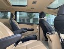 Kia Sedona 2015 - Cần bán Kia Sedona AT sản xuất năm 2015, màu trắng số tự động, giá tốt