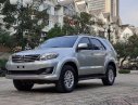 Toyota Fortuner 2013 - Bán Toyota Fortuner 2.7V 4x4 năm sản xuất 2013, màu bạc, 590tr