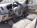 Toyota Fortuner 2013 - Bán Toyota Fortuner 2.7V 4x4 năm sản xuất 2013, màu bạc, 590tr