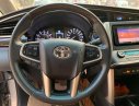 Toyota Innova  V   2017 - Bán ô tô Toyota Innova V sản xuất năm 2017, màu bạc như mới