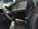 Ford Ranger 2017 - Cần bán gấp Ford Ranger năm sản xuất 2017, màu vàng, nhập khẩu Thái còn mới, giá tốt