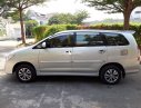 Toyota Innova   E 2015 - Bán ô tô Toyota Innova E năm sản xuất 2015, màu bạc số sàn