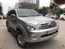 Toyota Fortuner 2010 - Cần bán gấp Toyota Fortuner đời 2010, màu bạc