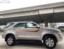 Toyota Fortuner 2010 - Cần bán lại xe Toyota Fortuner đời 2010, màu bạc số sàn, giá 555tr
