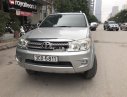 Toyota Fortuner 2010 - Cần bán gấp Toyota Fortuner đời 2010, màu bạc