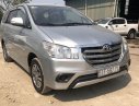 Toyota Innova  2.0E 2016 - Bán Toyota Innova 2.0E sản xuất 2016, màu bạc như mới