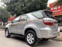 Toyota Fortuner 2010 - Cần bán lại xe Toyota Fortuner đời 2010, màu bạc số sàn, giá 555tr