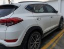 Hyundai Tucson 2016 - Cần bán xe Hyundai Tucson đời 2016, màu trắng, giá tốt