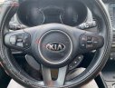 Kia Rondo 2016 - Cần bán lại xe Kia Rondo sản xuất 2016, màu trắng xe gia đình
