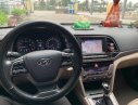 Hyundai Elantra 2018 - Cần bán lại xe Hyundai Elantra sản xuất 2018, màu đen, 592tr