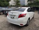Toyota Vios 2016 - Cần bán lại xe Toyota Vios sản xuất 2016, màu trắng số sàn giá cạnh tranh