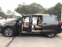 Kia Sedona 2.2L DATH 2017 - Cần bán lại xe Kia Sedona 2.2L DATH sản xuất năm 2017, màu nâu, giá chỉ 960 triệu