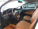 Toyota Innova 2019 - Cần bán lại xe Toyota Innova đời 2019, màu trắng số sàn