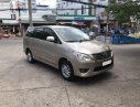 Toyota Innova 2.0E 2015 - Cần bán xe Toyota Innova 2.0E sản xuất năm 2015, màu vàng