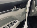 Hyundai Elantra 2016 - Cần bán lại xe Hyundai Elantra đời 2016, màu trắng  