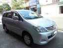 Toyota Innova 2011 - Cần bán Toyota Innova sản xuất 2011, màu bạc