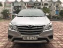 Toyota Innova 2.0E 2016 - Cần bán Toyota Innova 2.0E sản xuất 2016, màu bạc