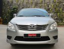 Toyota Innova  E  2013 - Bán Toyota Innova E sản xuất 2013, màu bạc, 490tr