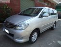 Toyota Innova 2011 - Cần bán Toyota Innova sản xuất 2011, màu bạc