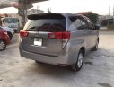 Toyota Innova 2.0E 2018 - Cần bán gấp Toyota Innova 2.0E năm 2018, màu bạc số sàn